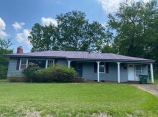 312 E 8th St, Macon, MS 39341