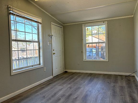 2nd image of 2122 21st St #C