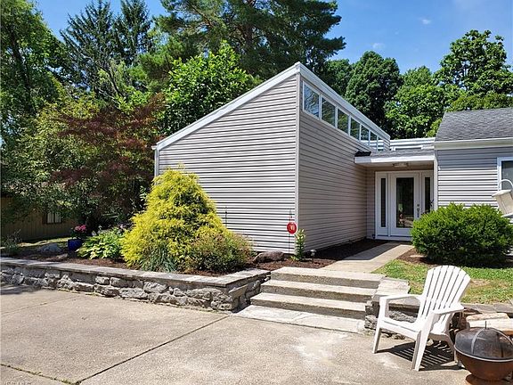 3rd image of 2571 Olentangy Dr