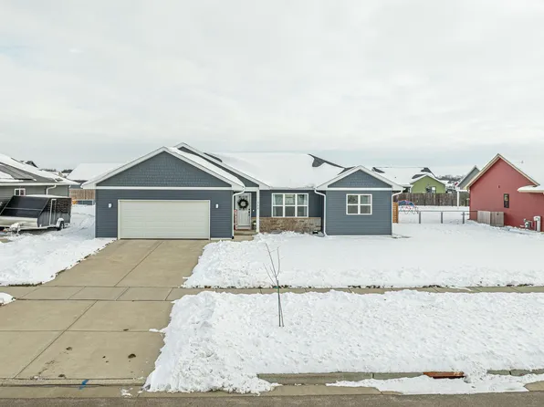 364 S 7th St, Evansville, WI 53536