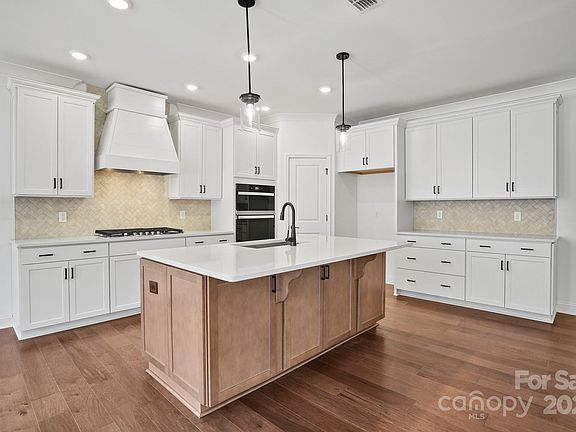 4th image of 2237 Millennium Dr #12