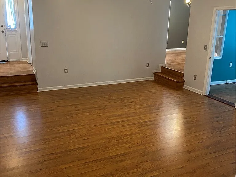 1728 Empress Ln — Photo 7