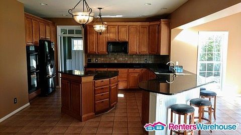 5th image of 10417 Silver Creek Ct