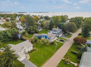 17 Grove Ave, Branford, CT 06405
