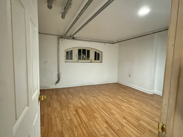 4844 W Barry Ave #G — Photo 3