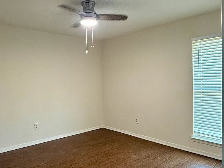 2110 Lee St #A — Photo 10