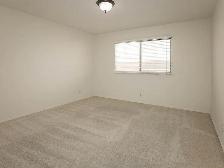2621 Centinela Ave #14 — Photo 6