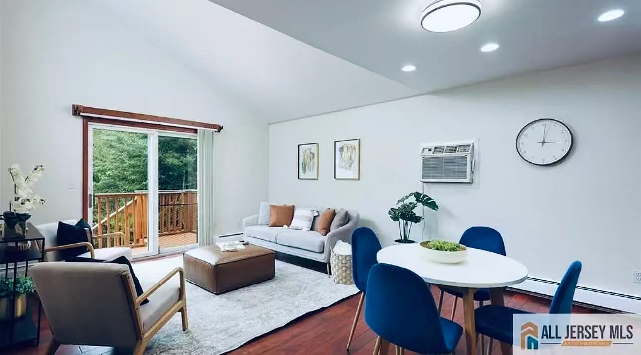 1 bed, 800 sqft, $1,800 — Photo 2