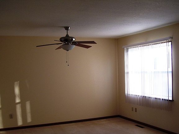5th image of 2 Lindsay Ct