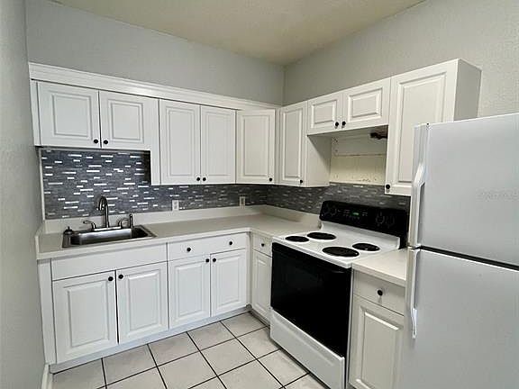 4th image of 644 4th Ave S