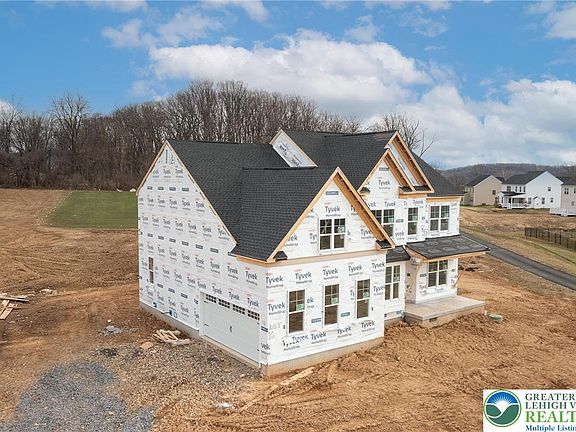 3rd image of 5125 Maple Ridge Way