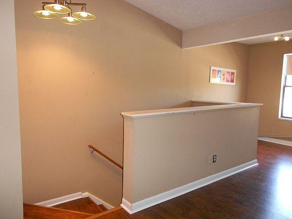 4th image of 61173 Greenwood Dr #1