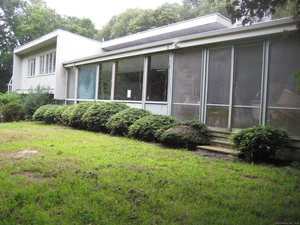 2nd image of 62 Mohegan Road