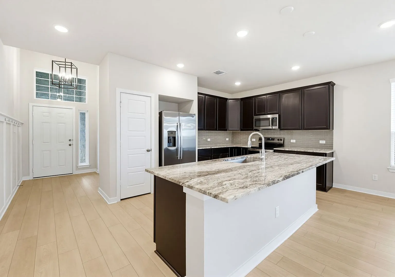 7828 Krenek Tap Dr — Photo 3