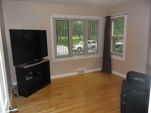 2nd image of 6306 W Wrightwood Ave