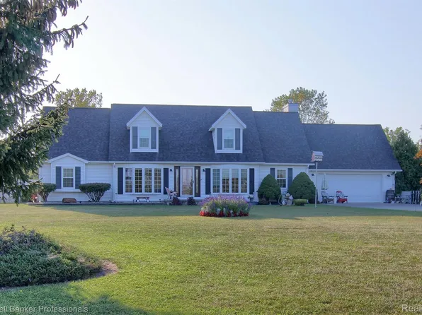 7797 War Rd, Newport, MI 48166