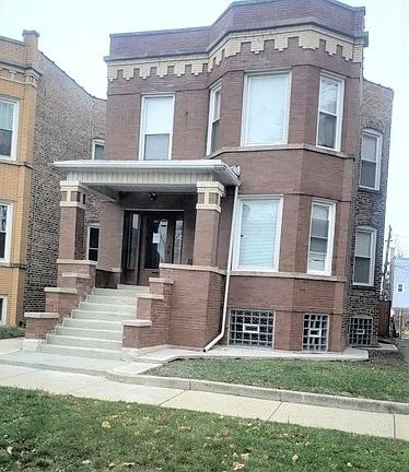 2nd image of 1007 N Menard Ave
