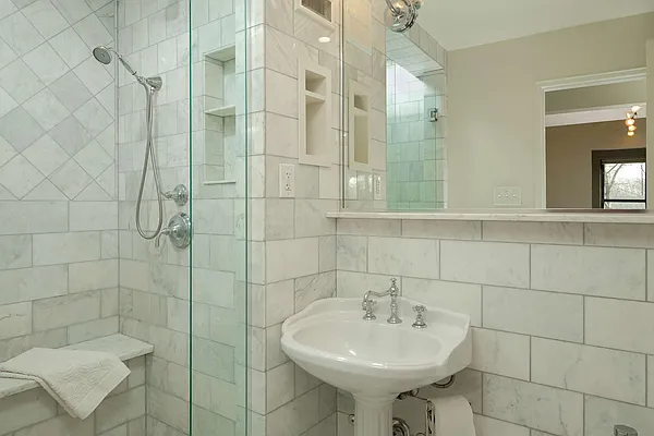 Sold by Houlihan Lawrence | media 7