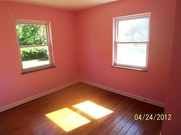 4th image of 5612 Luhn Ave