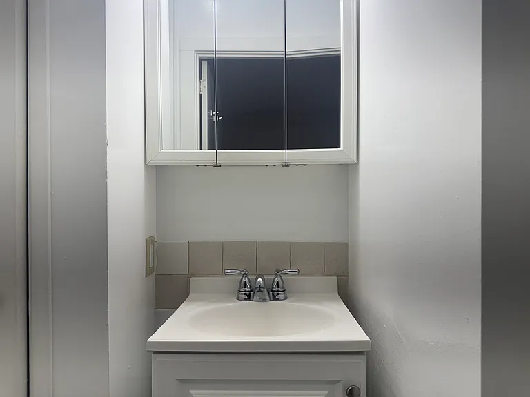 Sherwood Apartments — Photo 36