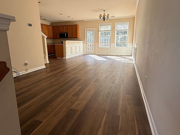 5th image of 2920 Woodland Park Dr
