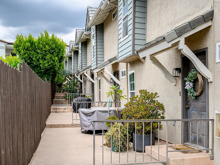 2359 Mira Vista Ave #F — Photo 19