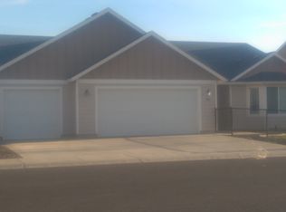 808 Millenium Ave, Moxee, WA 98936