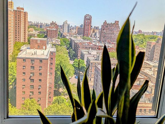 4th image of 392 Central Park W APT 19V