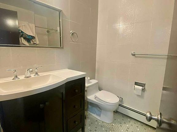 4th image of 34-44 33rd St #3F