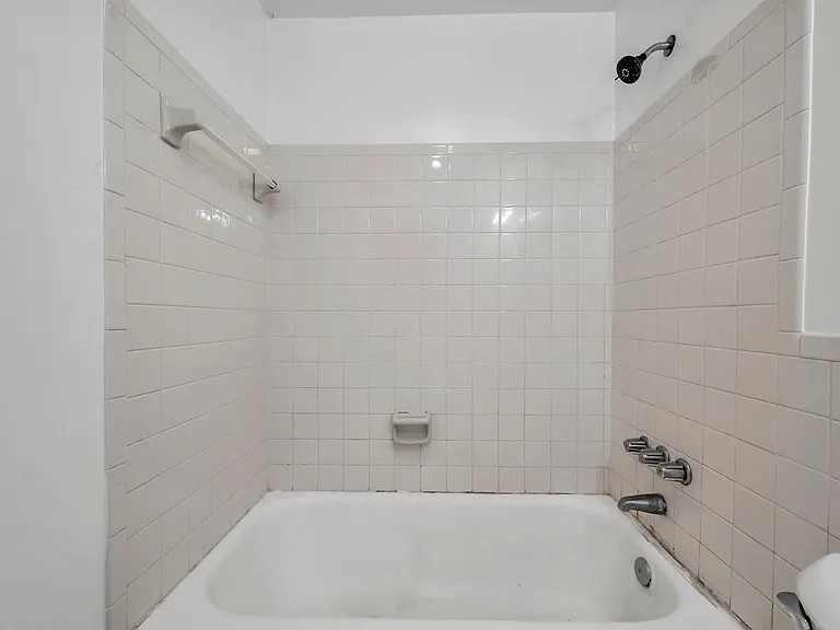2366 Shelley St #12 — Photo 22