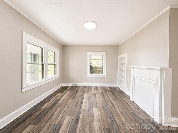 3rd image of 113 Mountain View St