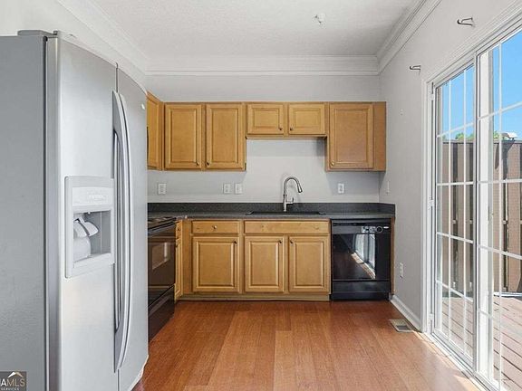 5th image of 726 Breeze Ln
