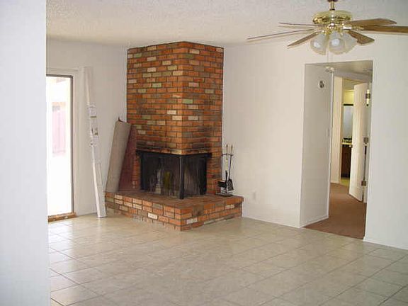 3rd image of 4401 W Onyx Avenue