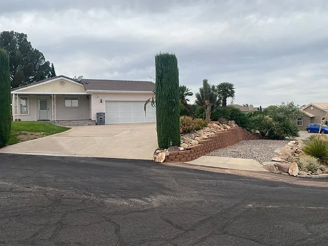 660 E Vermillion Ave — Photo 2