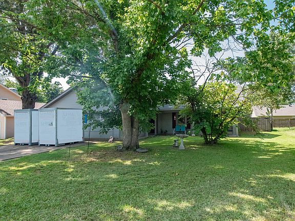 2nd image of 109 Bucky Beaver Dr
