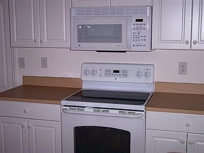2nd image of 911 NE 36th Ter
