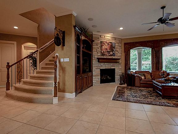 5th image of 13619 Lakehills View Cir