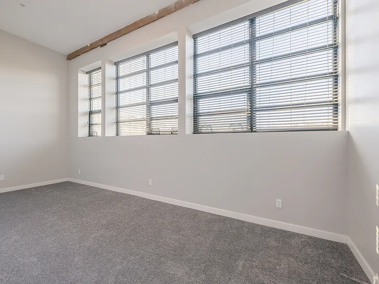 556 Atwells Ave — Photo 19