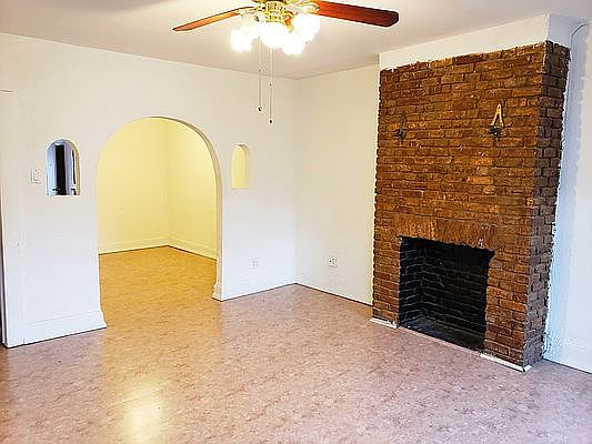4th image of 280 Devoe St Floor 3