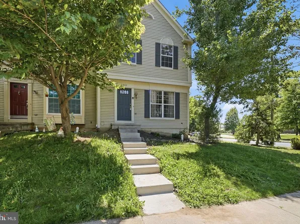 7800 Rebel Walk Dr, Manassas, VA 20109