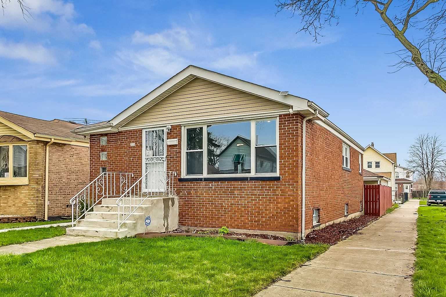 8600 S Lowe Ave photo 1