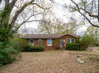 210 Maplewood Dr, Clarksville, TN 37042