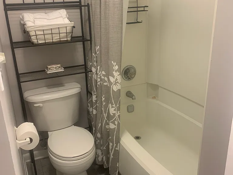 4100 Five Oaks Dr #45 — Photo 31