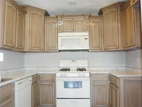 4th image of 3356 Scarlet Point Dr