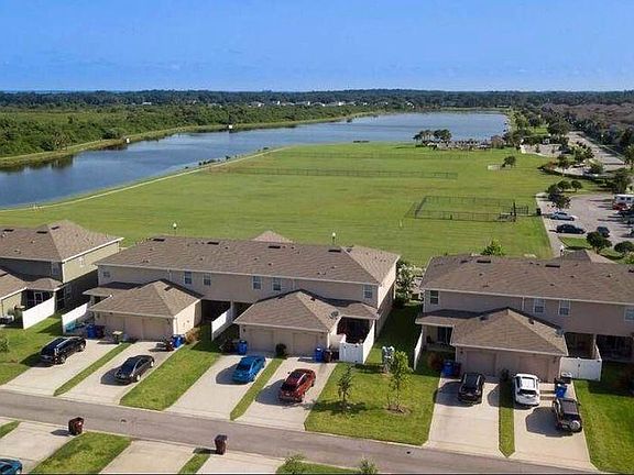 4th image of 4828 Riverwalk Dr