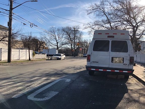 5th image of 1373 E 66th St