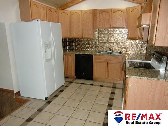 4th image of 204 Forest Dr