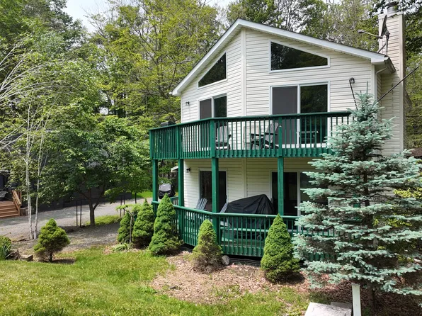 135 Tomhickon Trl, Pocono Lake, PA 18347