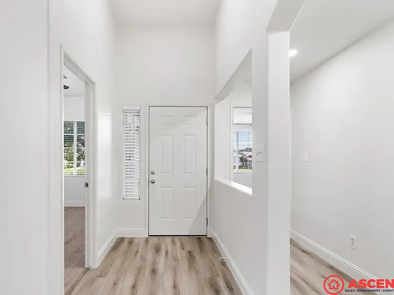 5905 Oneida Falls Dr — Photo 3