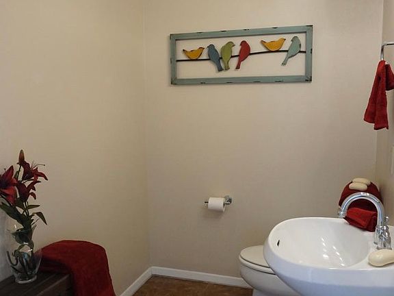 guest bath downstairs